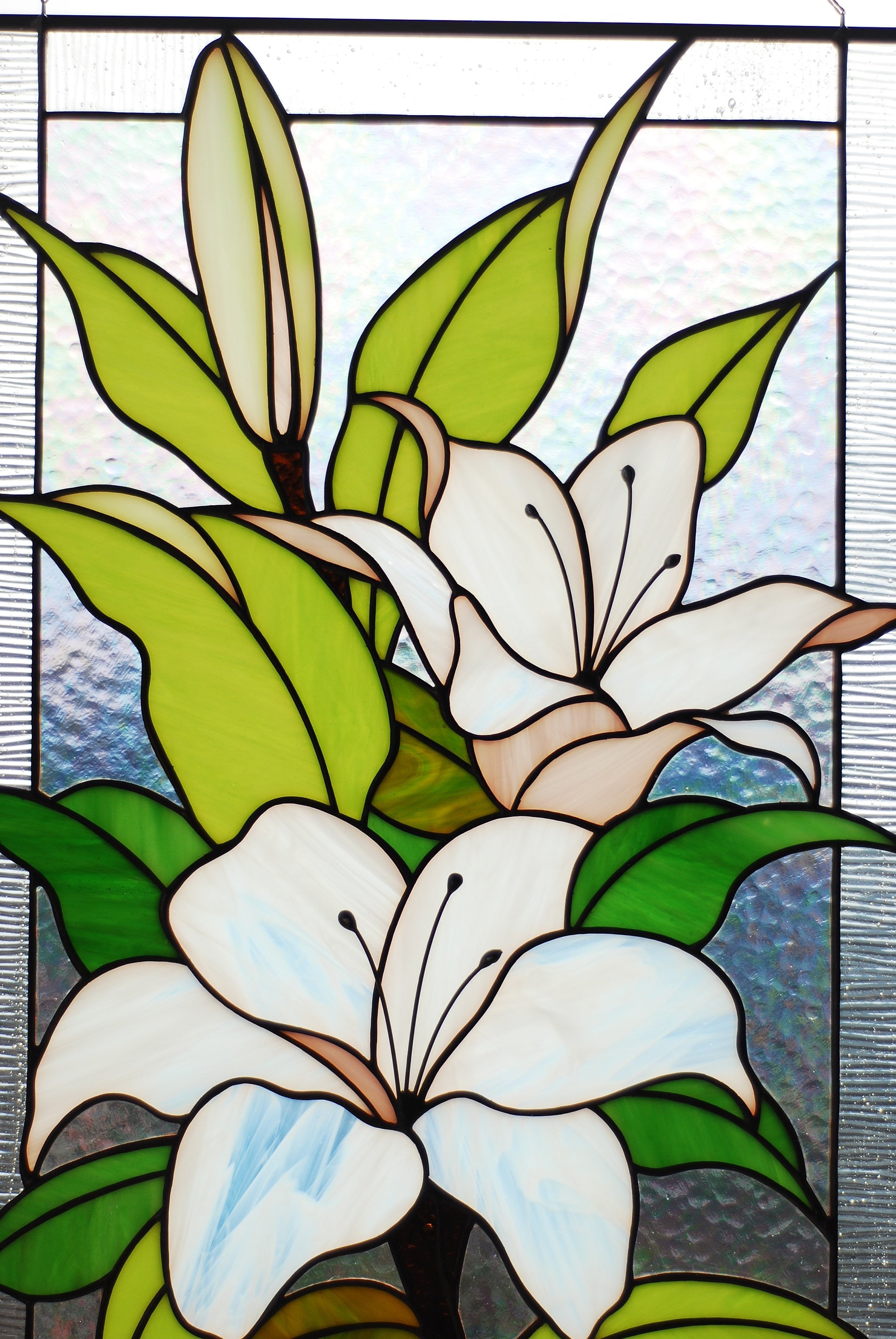 Stained glass white lilies flowers Window hangings Handmade Motherʼs Day Gift, Custom stained glass flower decor Tiffany glass art