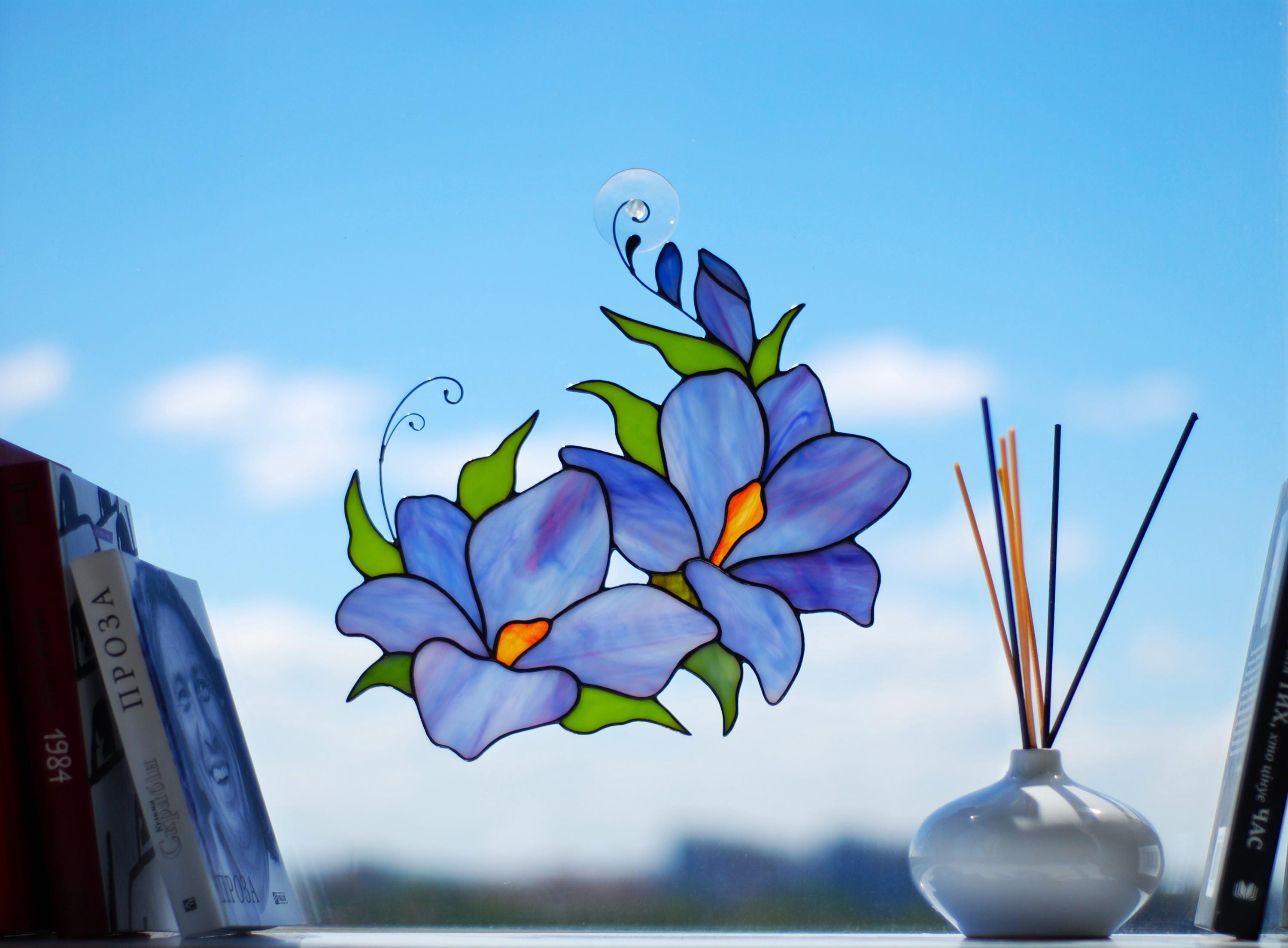 Saffron Crocus Stained Glass Window Panel: Handmade Floral Suncatcher, Mother’s Day gift, Tiffany Glass Art, Window Hangings