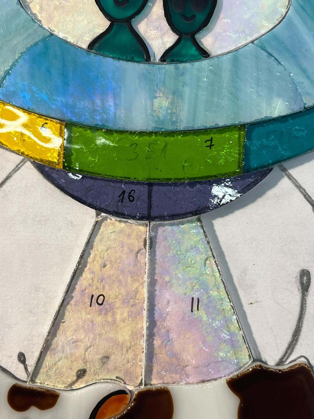 UFO Cow Abduction Stained Glass Table Decor, Alien Spaceship Desk Ornament with Wooden Stand, Quirky Science Fiction Art, Handcrafted Gift
